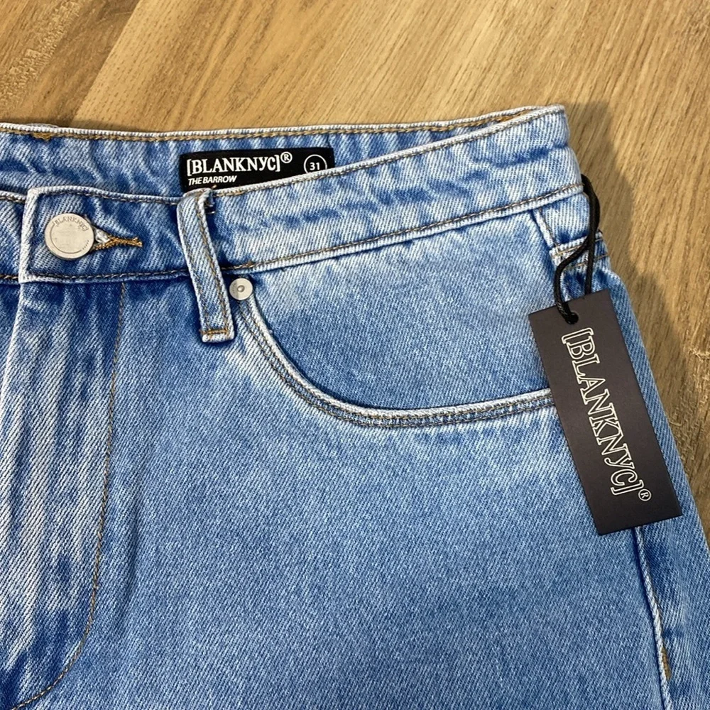 Blank NYC The Barrow Vintage High Rise Light Blue Denim Shorts raw hem size 31